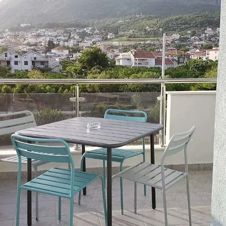Apartmani Suncokreti - Sunflower Apartments Bar Exterior photo